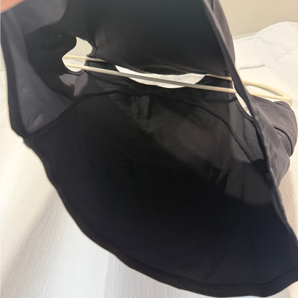 Lululemon size 10 Crop Top - Picture 5 of 5